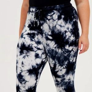 TORRID SLEEP LEGGING - DREAM FLEECE TIE DYE BLACK & WHITE